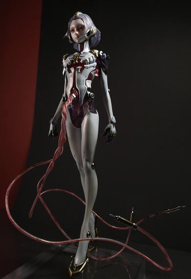 The IV tubes have an internal wire that allow posing of the umbilical cords.