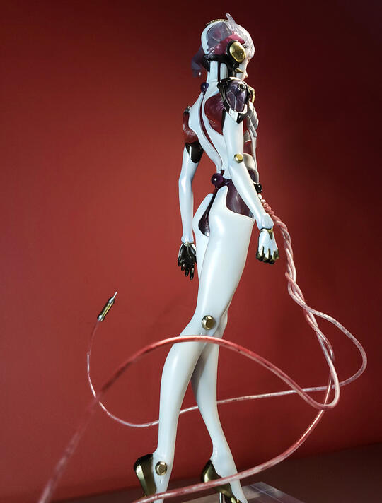 Back view of the figure.