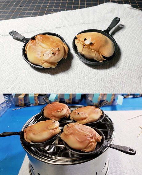 Minifigure: "Frog Pan" and "Crab Pan" (Budgett’s Frog and Shame-faced Crab)