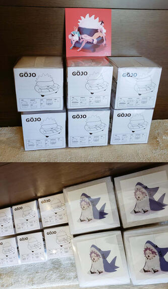 This minifigure was my first personal exercise in “production” where I aimed to design something simple, make a batch of it, and keep consistency of color and quality. Also sold in-person at a convention. Packaging art also by Xed Kim.