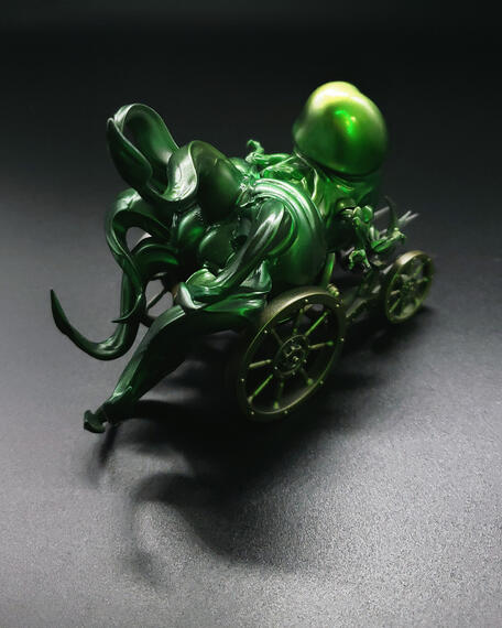 Height: 3.5in/9cm (Non-scale). Sculpted in Blender, printed on the Elegoo Mars 3, painted with Harder&Steenbeck Ultra airbrush. Materials: ABS-like/Siraya Tenacious resin, wire, lacquer + enamel paints.